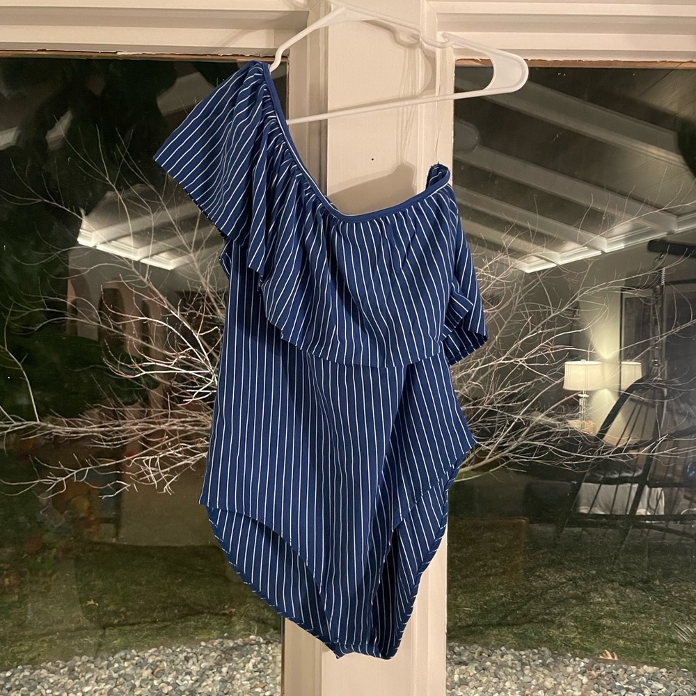 528. mark. New Preppy Ruffled Bodysuit